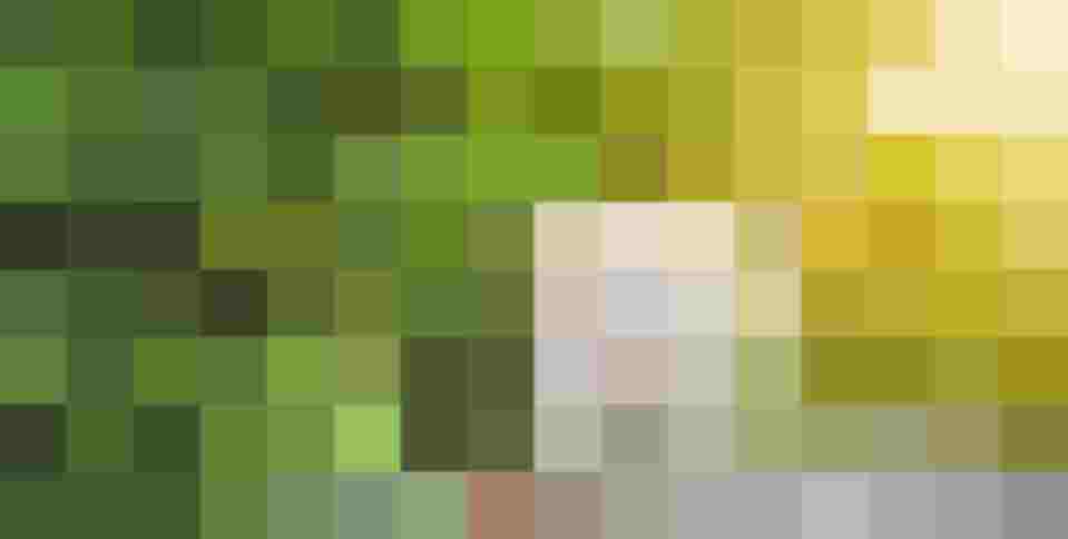 Glas mit Münzen und Label sparen symbolisiert Energiekosten senken und nachhaltige Wirtschaftlichkeit