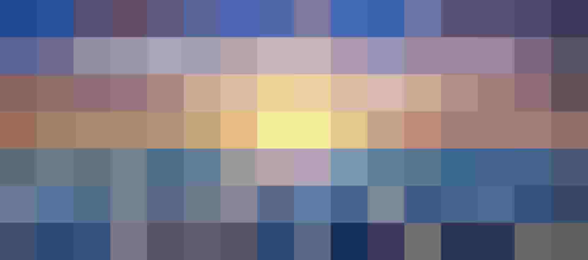 Solaranlage bei Sonnenaufgang zur nachhaltigen Stromversorgung und Photovoltaik Nutzung